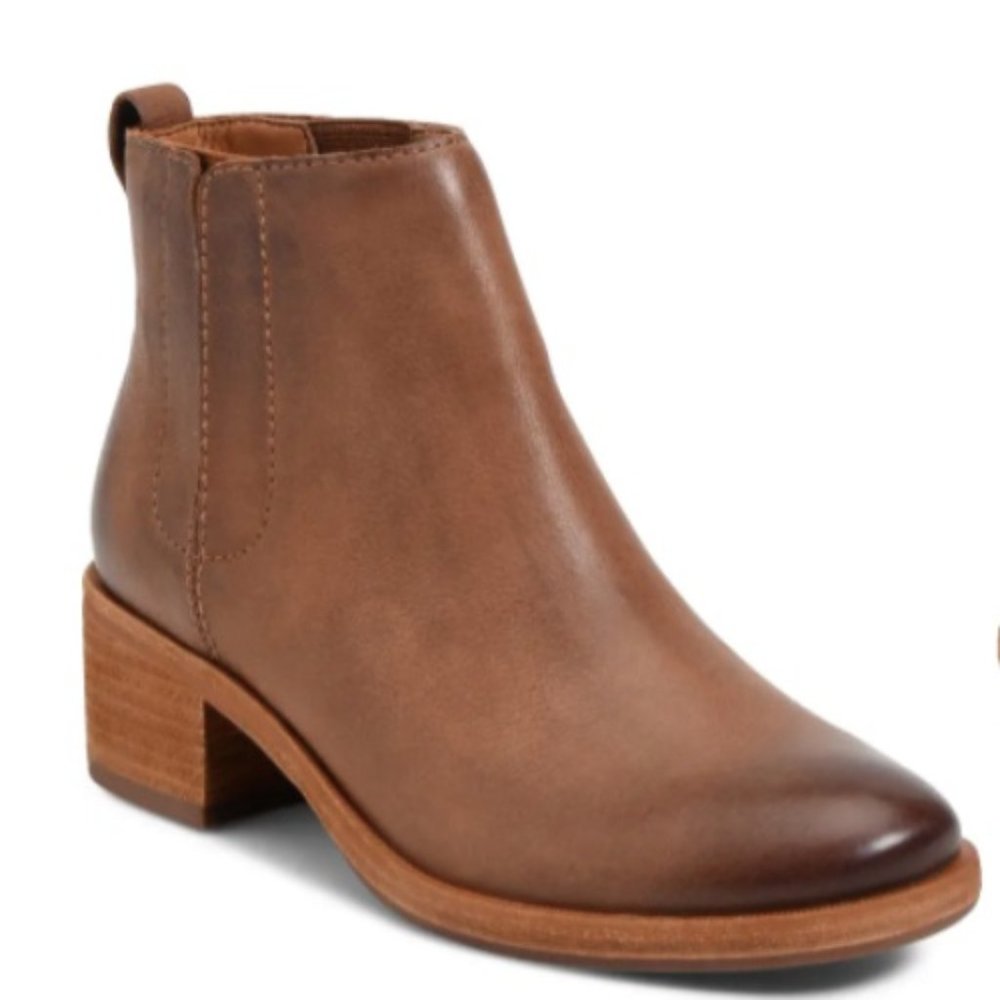 Mindo Chelsea Bootie